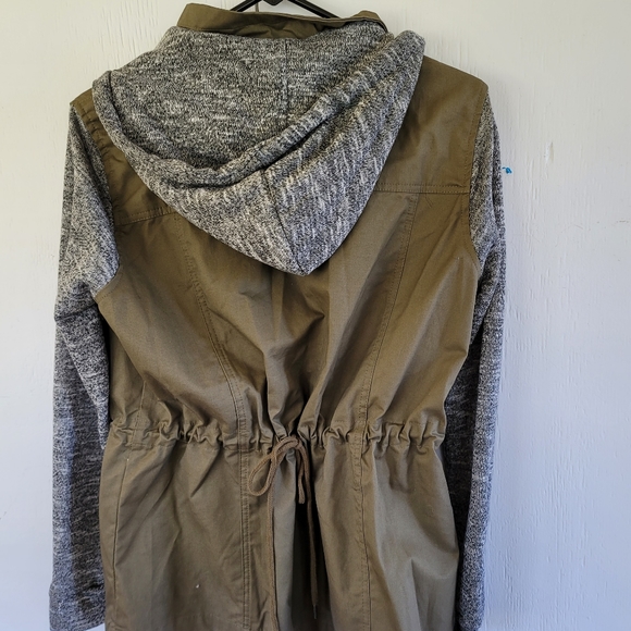 Jacket - Picture 2 of 4